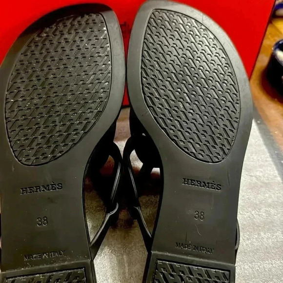 Hermes
Rubber Womens Egerie
Sandals 38 Black - Picture 5 of 9